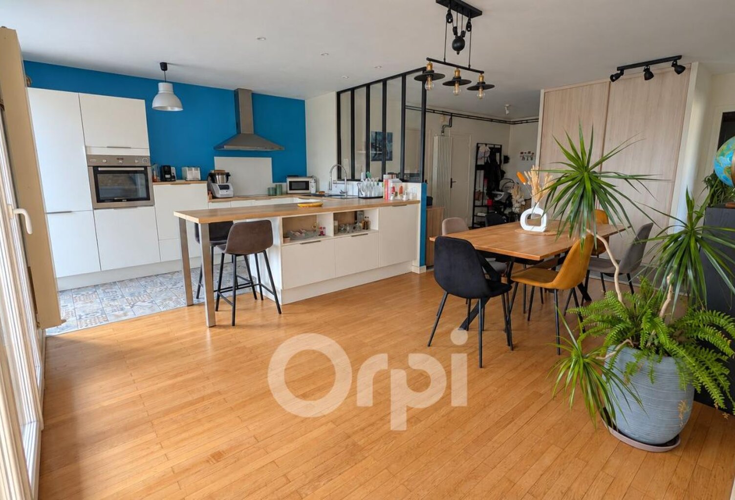 CLERMONT-FERRAND – LES SALINS – BEL APPARTEMENT DE 83 M² AVEC BALCON, PARKING COUVERT ET CAVE — photo 1