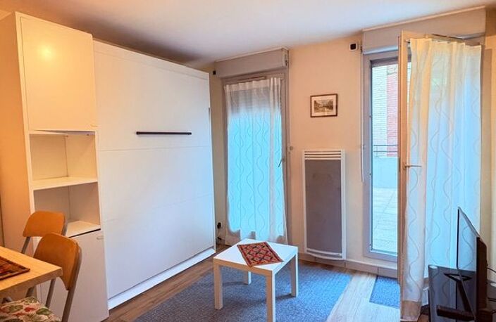 Studio À Louer meublé - Allée de Brienne - Centre ville — photo 2