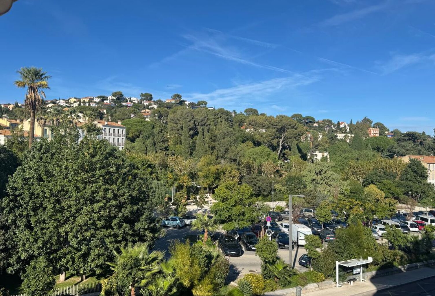 Hyères 83400 magnifique appartement t2 avec ascenseur au cœur du centre ville — photo 1