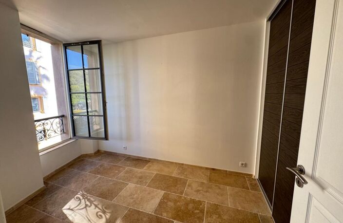 Hyères 83400 magnifique appartement t2 avec ascenseur au cœur du centre ville — photo 5