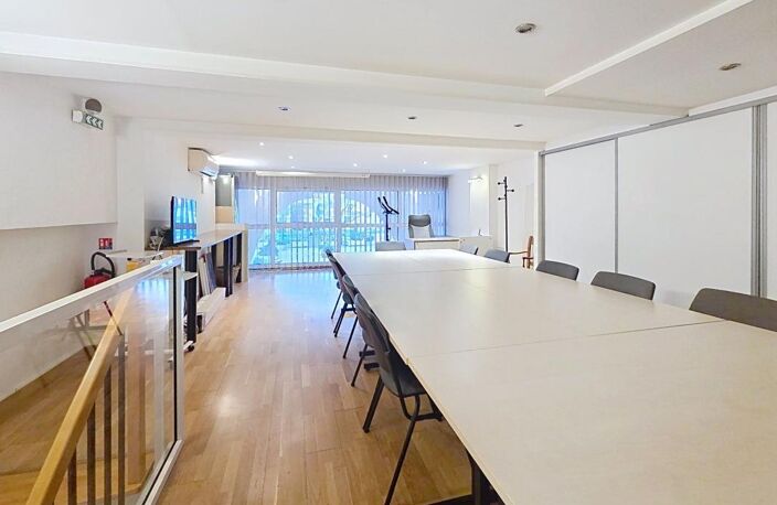 PORT-FRÉJUS – LOCAL COMMERCIAL DE 104,62 M² SUR DEUX NIVEAUX — photo 4