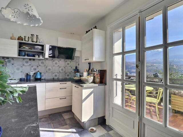 Maison d'architecte 8P 252 m² avec Sous-sol à VALGELON-LA ROCHETTE (73110) — photo du bien