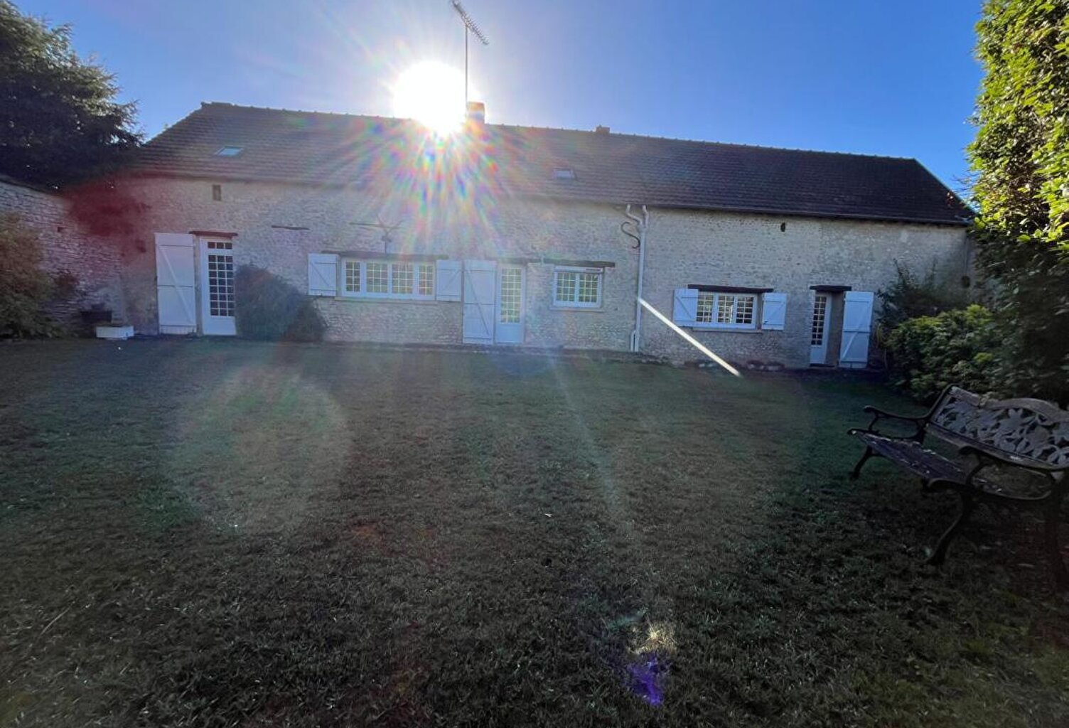 ENSEMBLE IMMOBILIER DE CHARME ? DEUX MAISONS EN PIERRE — photo 1