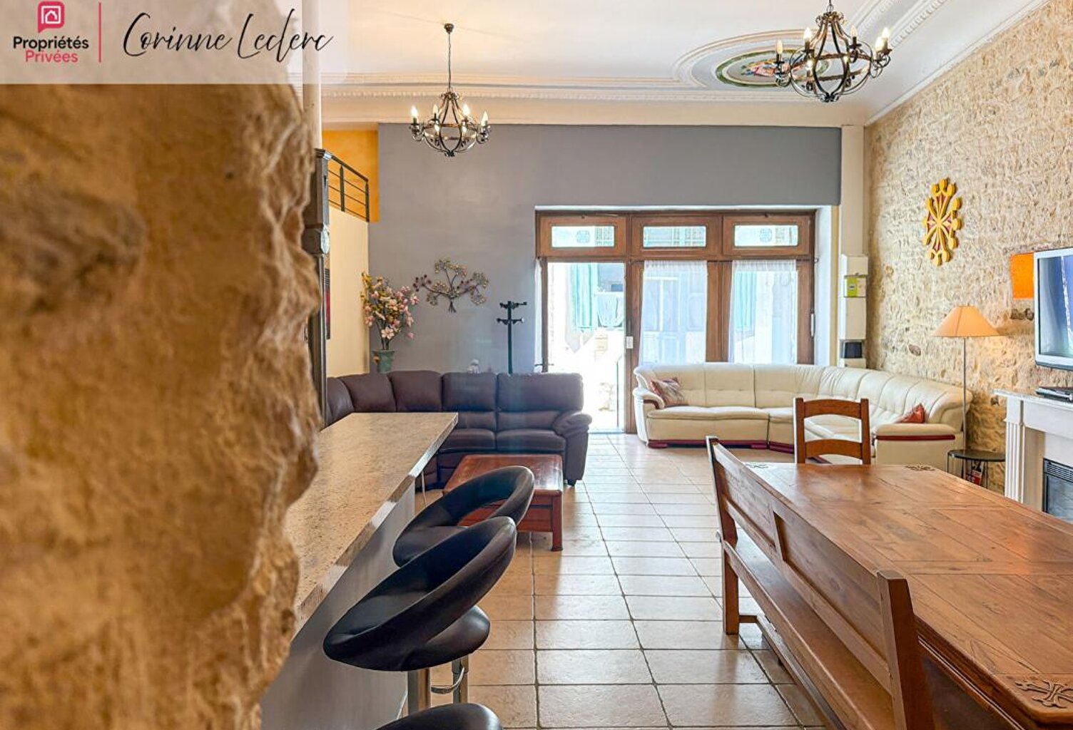 PEYRIAC DE MER - APPARTEMENT DE CARACTERE DE 109M2 - COUR EXTERIEURE — photo 1