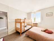 Maison avec jardin, garage et terrain constructible — photo 2