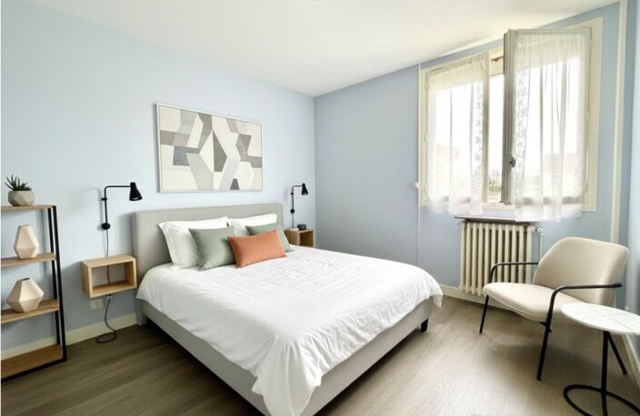 Maison avec jardin, garage et terrain constructible — photo 3