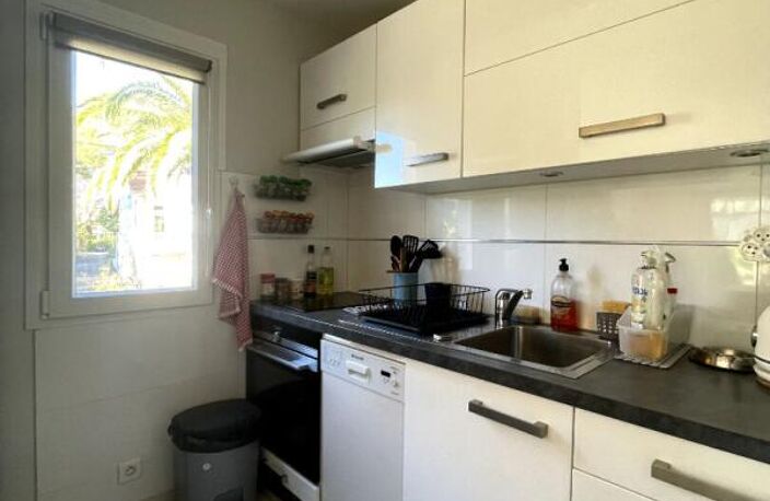 BOULOURIS ? APPARTEMENT T2 AVEC TERRASSE, BALCON ET BOX FERMÉ, À DEUX PAS DE LA MER — photo 5