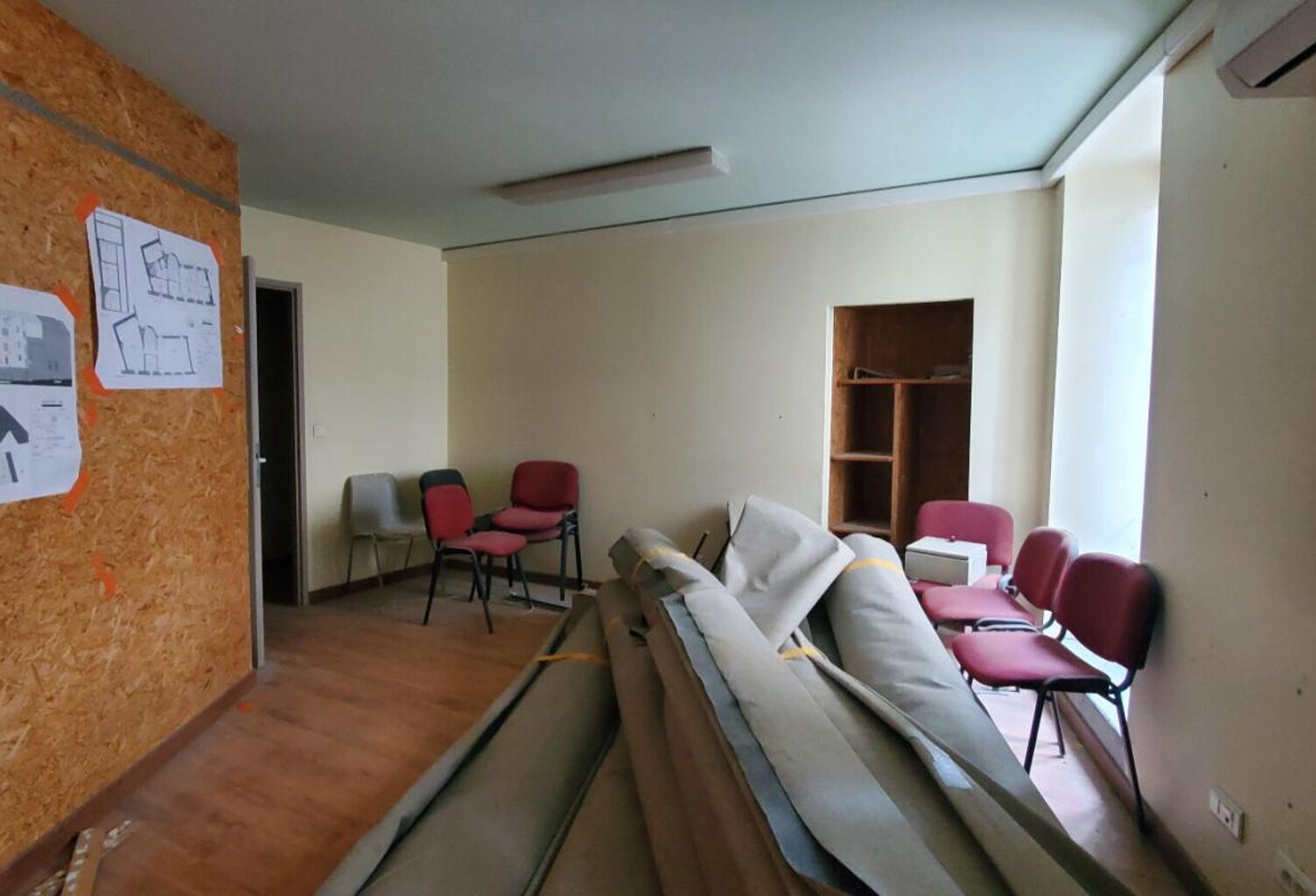 APPARTEMENT À RÉNOVER COEUR DE VILLAGE VIVANT ET TOURISTIQUE  SUD ARDÈCHE — photo 1