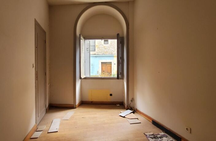 APPARTEMENT À RÉNOVER COEUR DE VILLAGE VIVANT ET TOURISTIQUE  SUD ARDÈCHE — photo 2