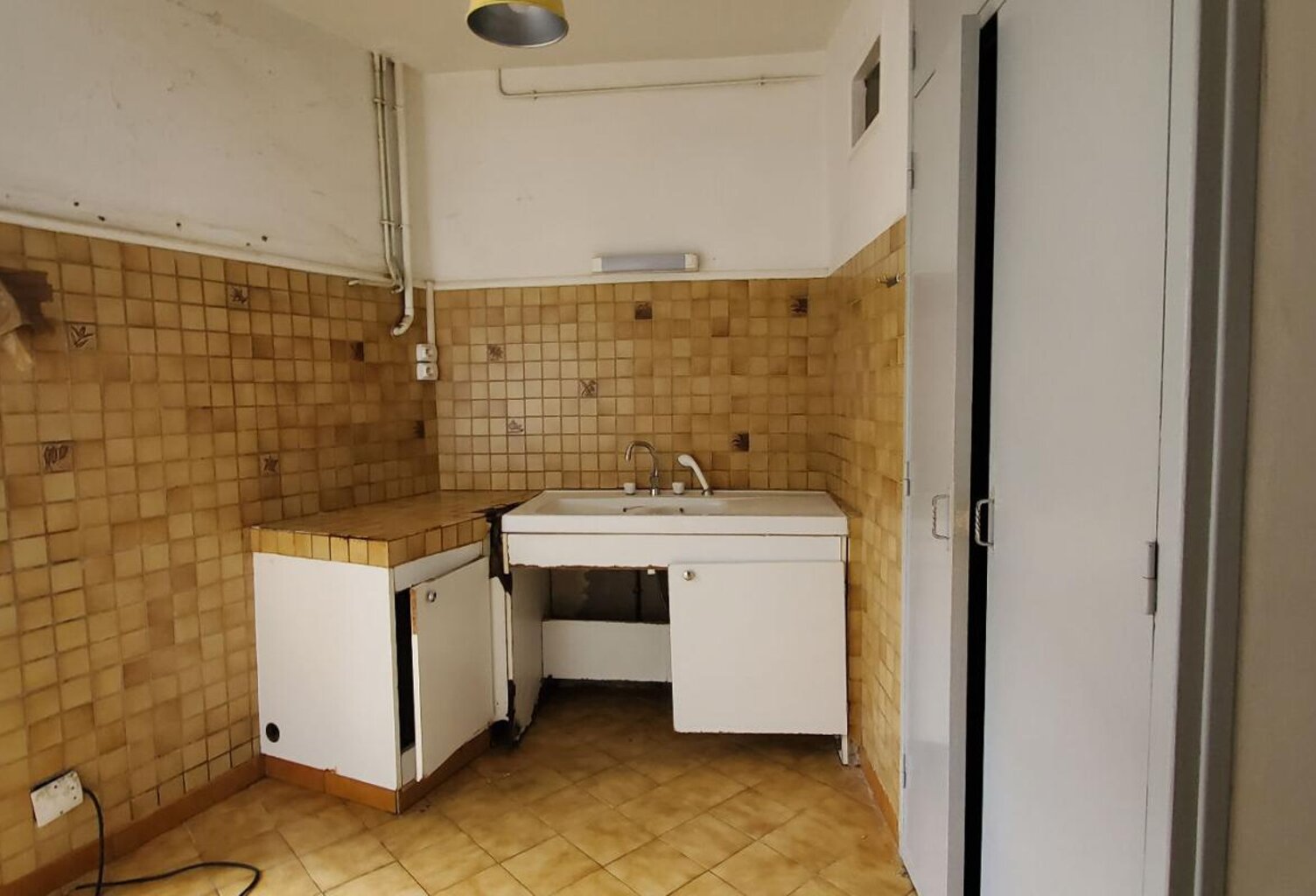 APPARTEMENT DE CARACTÈRE IMMEUBLE 1900 EN PLEIN COEUR DE VILLE — photo 1