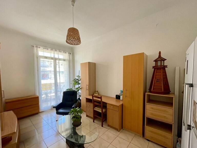Belle Opportunité - Grand Appartement F3 - Toulon (83000) — photo 1