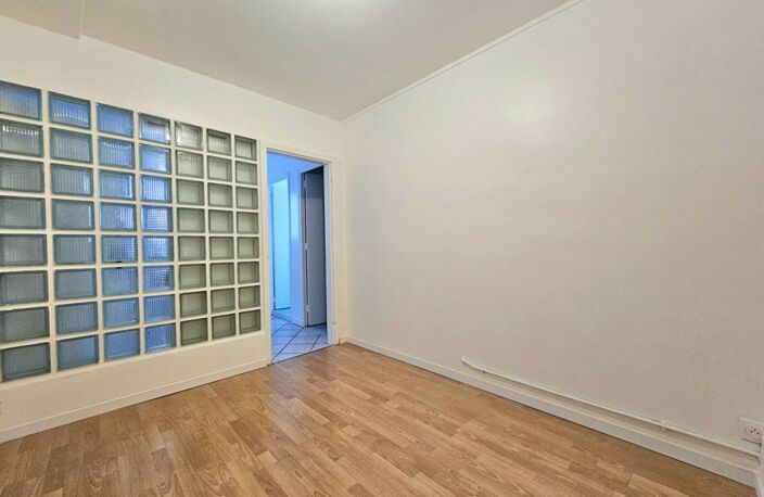 Appartement  2 pièces au centre ville d Epernon 38.85 m² — photo 3
