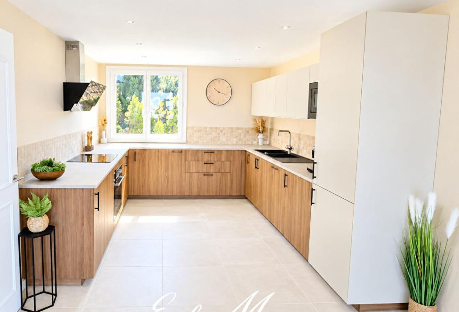 Appartement T5/6 105m2 La Rouvière 13009 — photo 1
