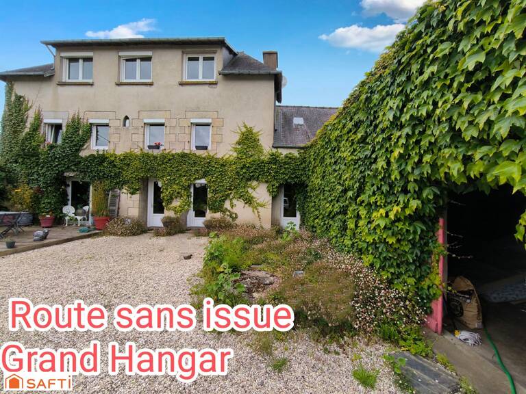 Maison spacieuse en pierre dans une rue en sans issue — photo 1