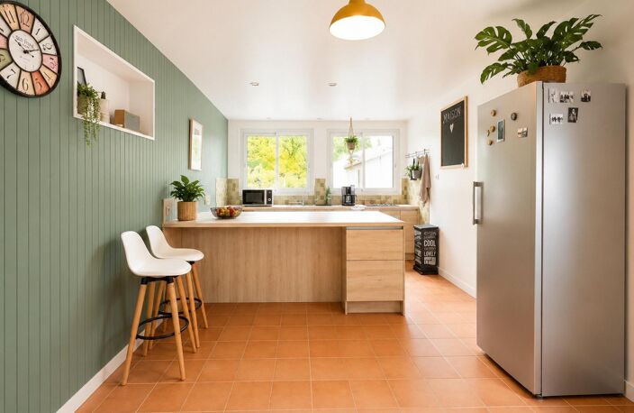 Maison spacieuse en pierre dans une rue en sans issue — photo 4