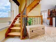 Une maison familiale aux beaux volumes, alliant confort, luminosité et prestations de qualité ! — photo 3