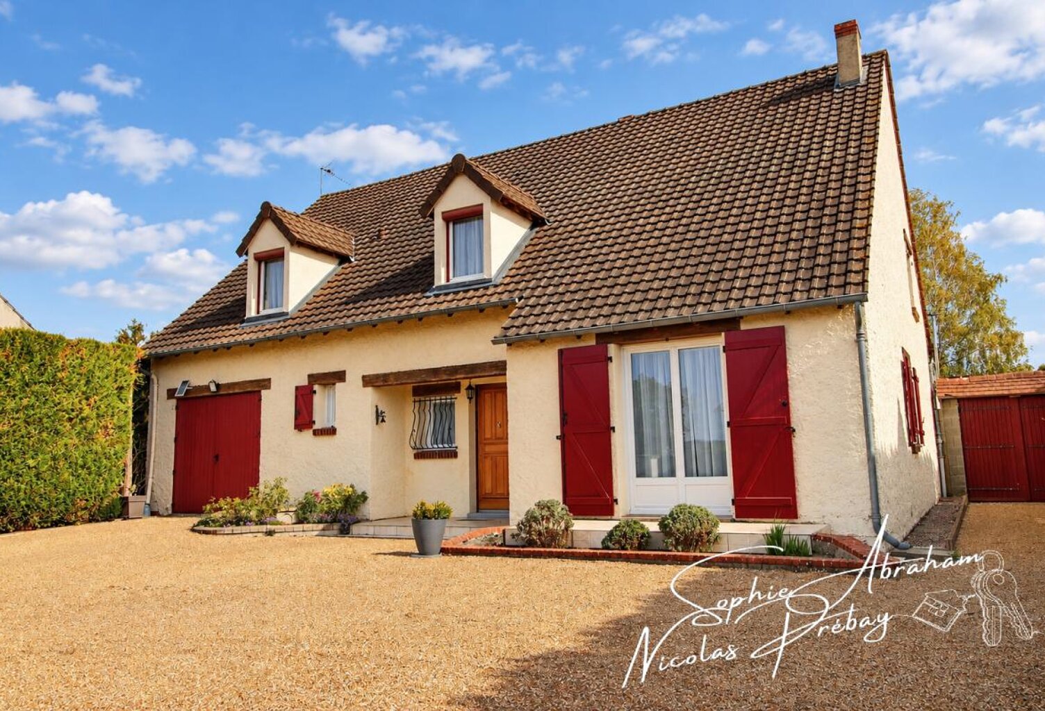 Maison de 4 chambres, 6 pièces avec garage et terrain clos — photo 1