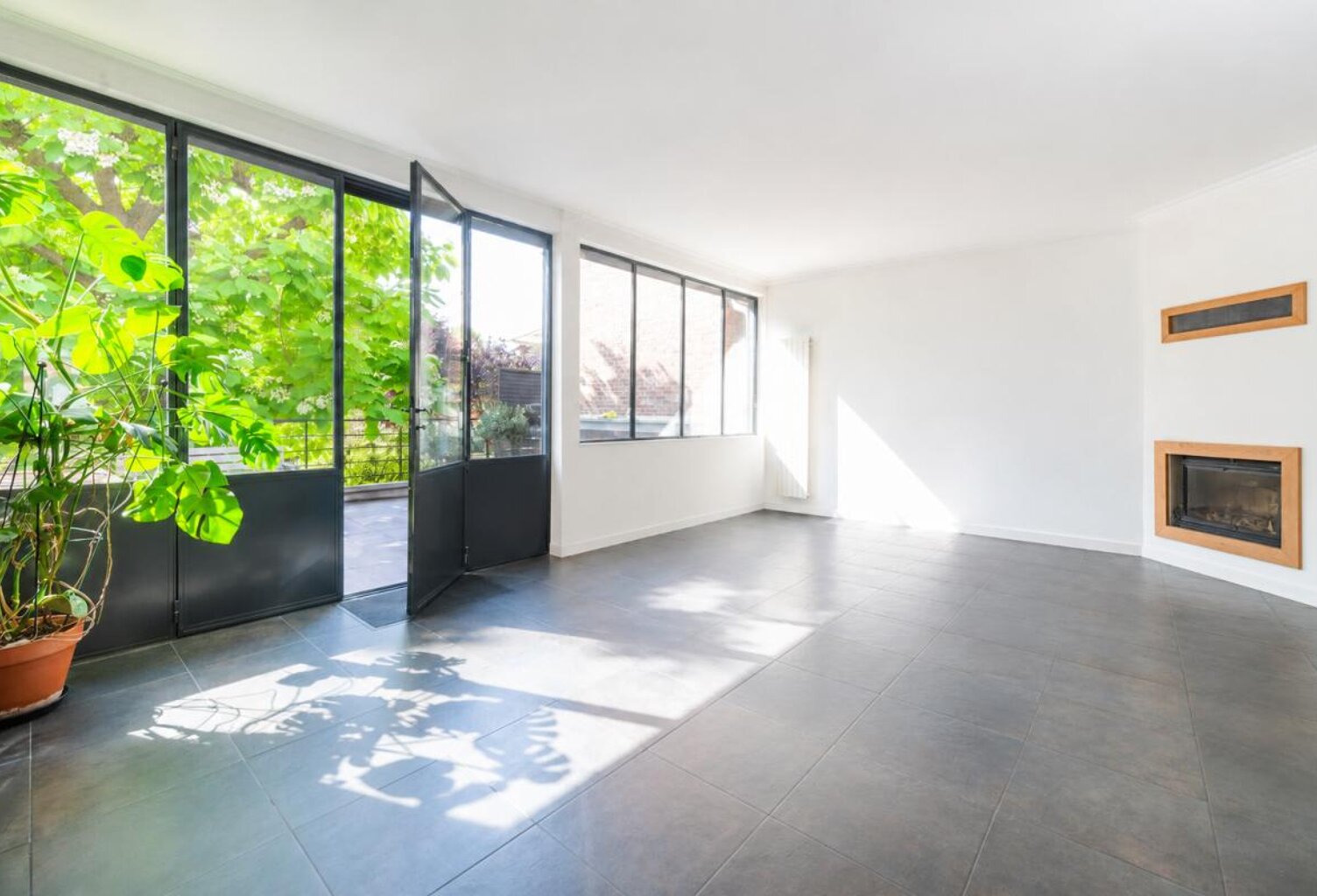 Demeure de  6 pièce(s) de 217m2 au sol - Nanterre Ville — photo 1