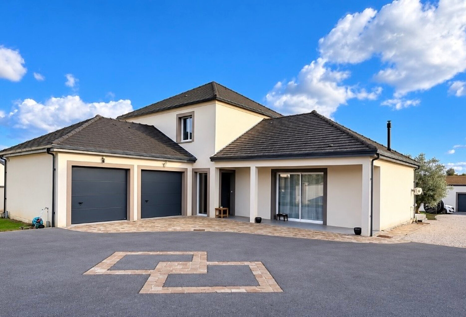 Maison  AUX PORTES DE Noyon 6 pièce(s) 139 m2 et jardin 1353m² — photo 1
