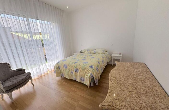 Maison PLAIN PIED TOTAL Montreuil Juigne 5 pièce(s) 160 m2 — photo 5