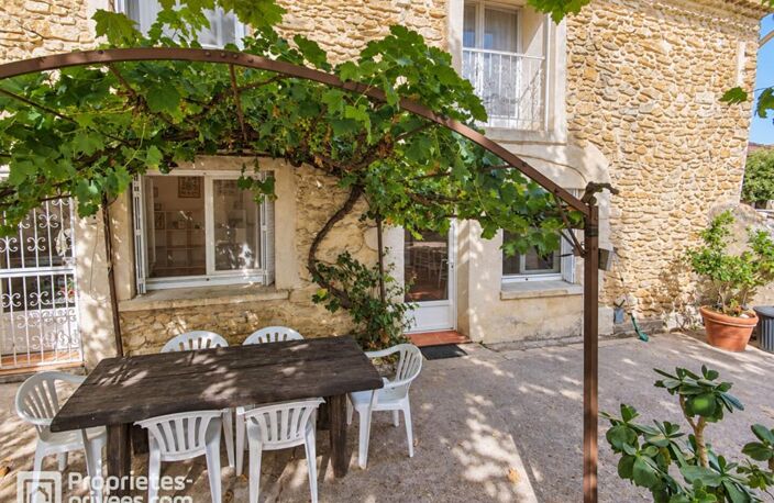 Mas en pierres de 216 m² avec 5 chambres - 3 dépendances aménagées - 1 grange de 106 m² - 1 atelier de 46 m² à ORANGE OUEST - 485 000 — photo 3