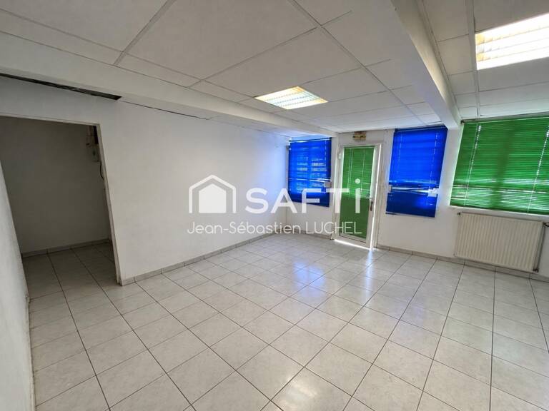 À VENDRE  LOCAL COMMERCIAL OU PROFESSIONNEL DE 103 m² À FORT-DE-FRANCE — photo 1