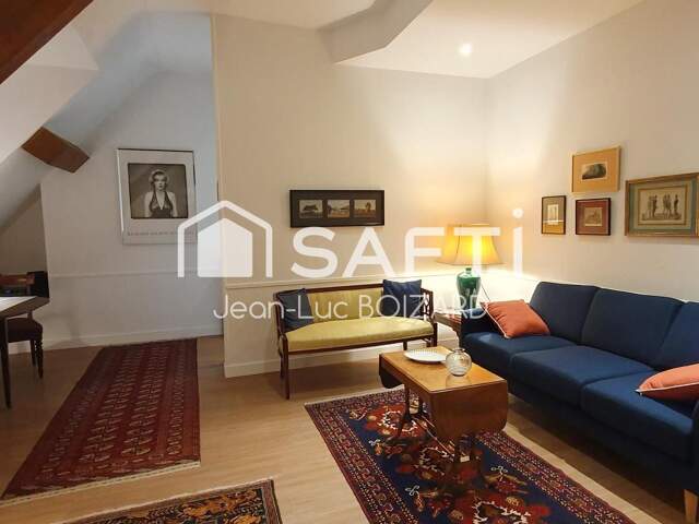 TRÈS BEAU F4 LUMINEUX de 76 m2 AVEC ASCENSEUR ET CAVE — photo du bien
