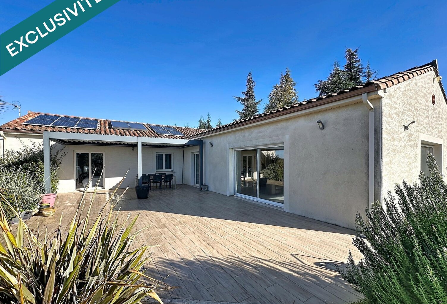 Maison familiale de 200 m²  , 4 chambres , bureau ,sous-sol ,  piscine, grand terrain et vue dégagée à Villesèque — photo 1
