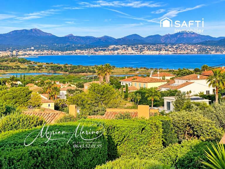Saint-Aygulf  Villa 5 pièces, vue mer panoramique, piscine et studio — photo 1