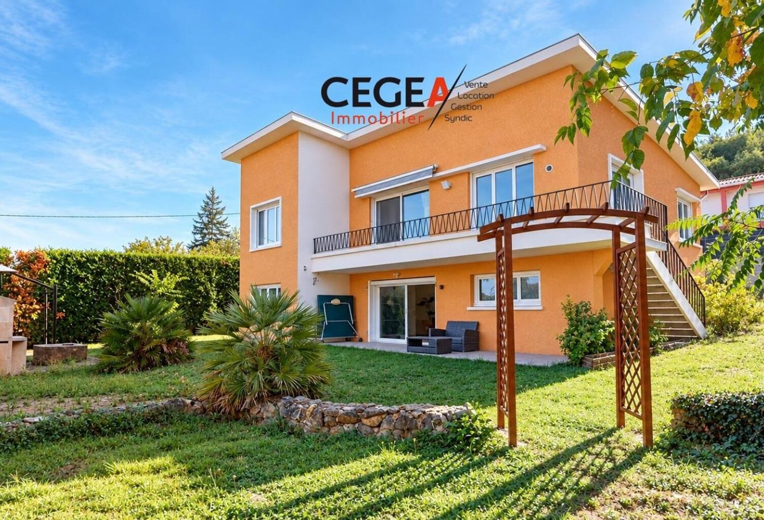 Vente maison 8 pièces 196 m² Roussillon (38150) — photo 1