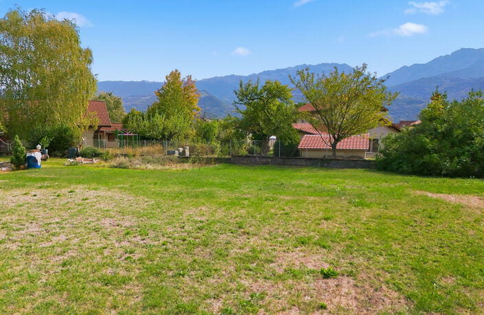 DPT 38 - A VENDRE - Terrain à bâtir 650m2 - CROLLES — photo 2