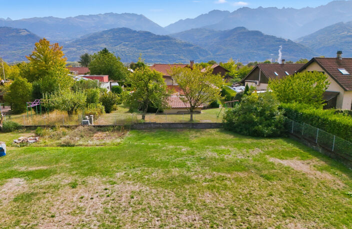 DPT 38 - A VENDRE - Terrain à bâtir 650m2 - CROLLES — photo 3