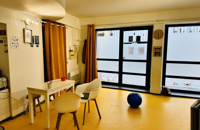 Local commercial / Bureau avec vitrine — photo 3