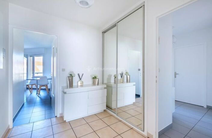 APPARTEMENT T5 / 100 m² VILLEURBANNE - GRATTE-CIEL — photo 5