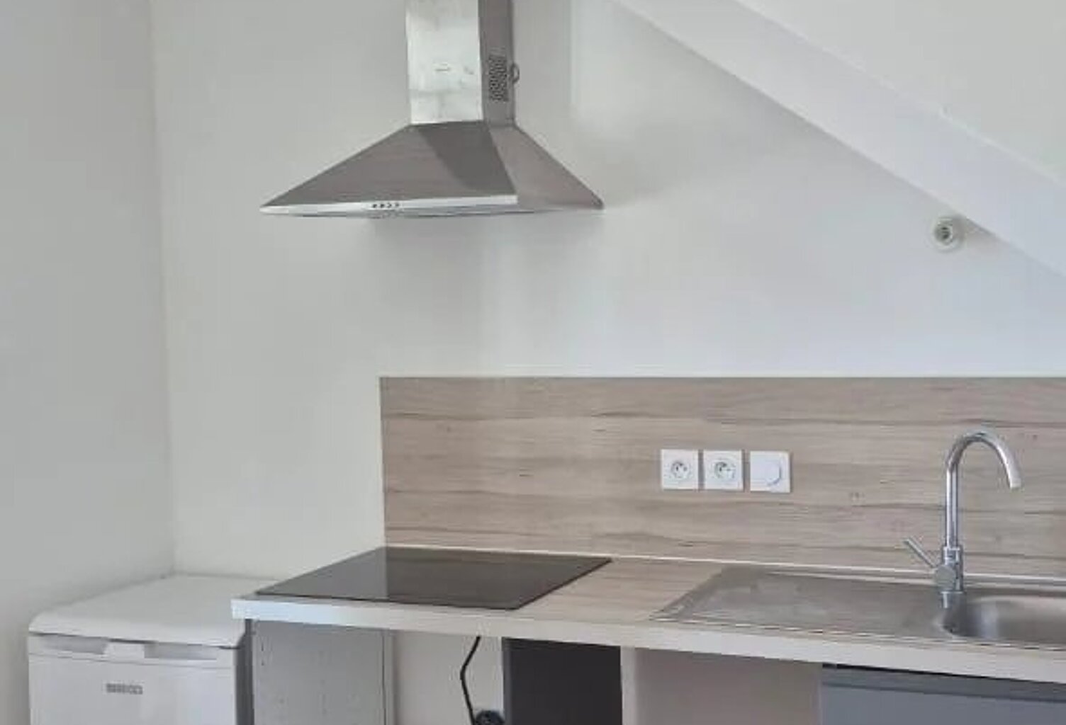 CLERMONT-FERRAND – SECTEUR HISTORIQUE – 2 PIÈCES – 1 CHAMBRE – 31 M² – CHARMANT APPARTEMENT AU 3ᵉ ÉTAGE AVEC VUE DÉGAGÉE — photo 1