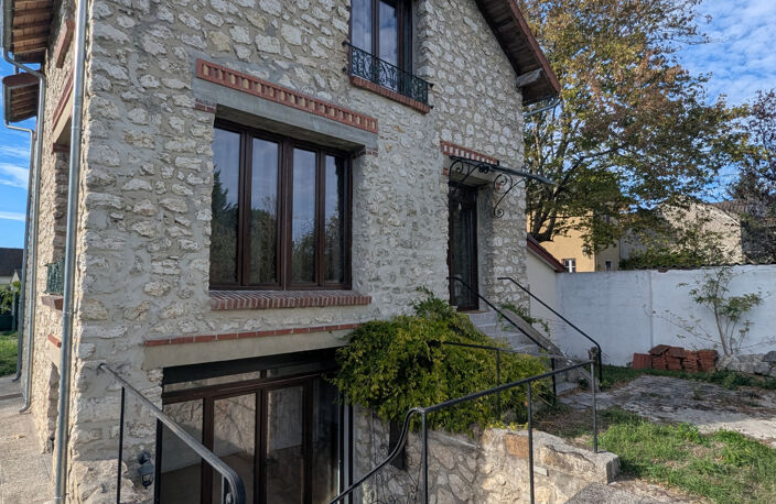 Une meulière de charme alliant authenticité et modernité — photo 2