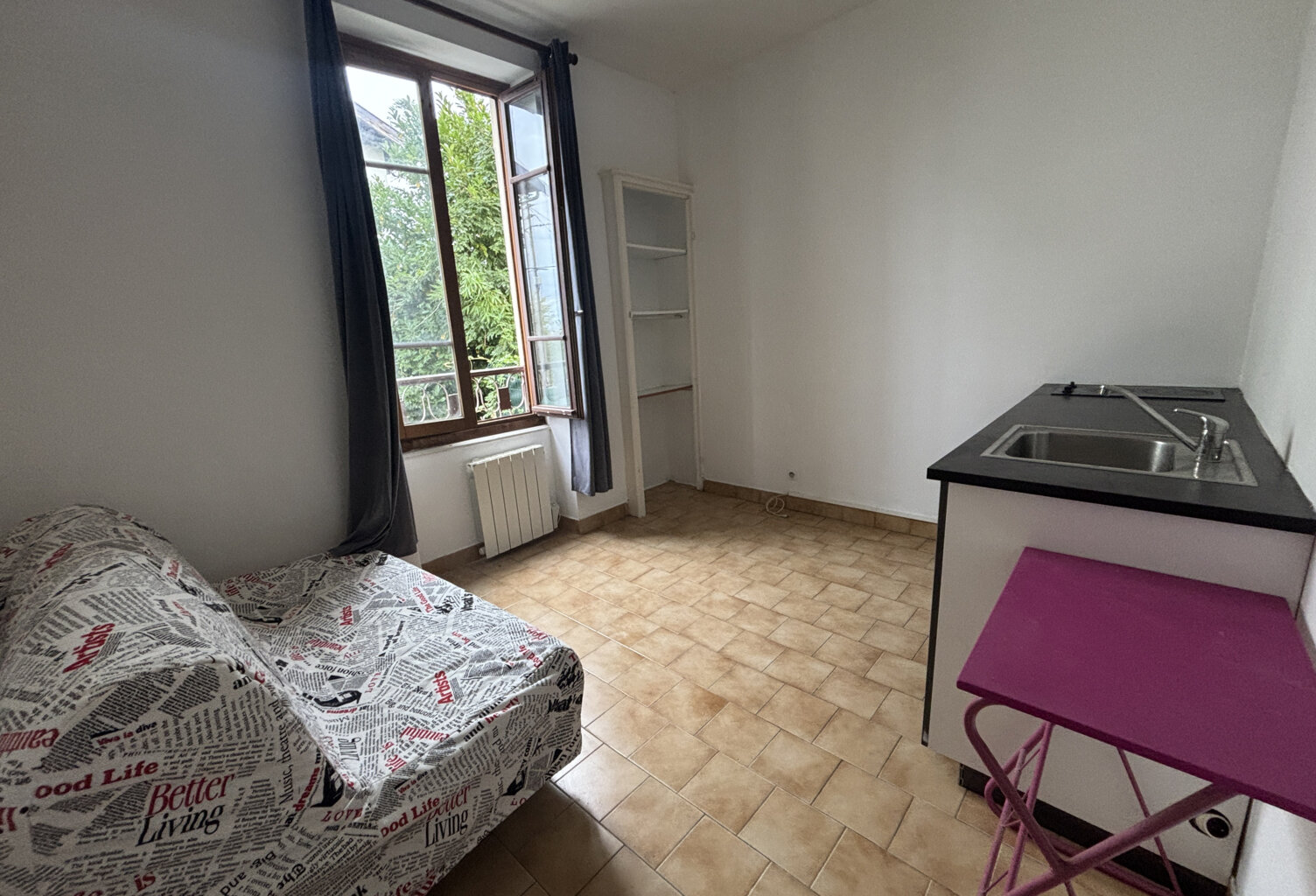 La Mulatière, Studio au calme côté cour — photo 1