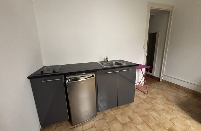 La Mulatière, Studio au calme côté cour — photo 2