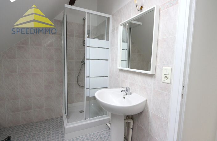 Location appartement 2 pièces 42 m² à Périgny (94520) — photo 4