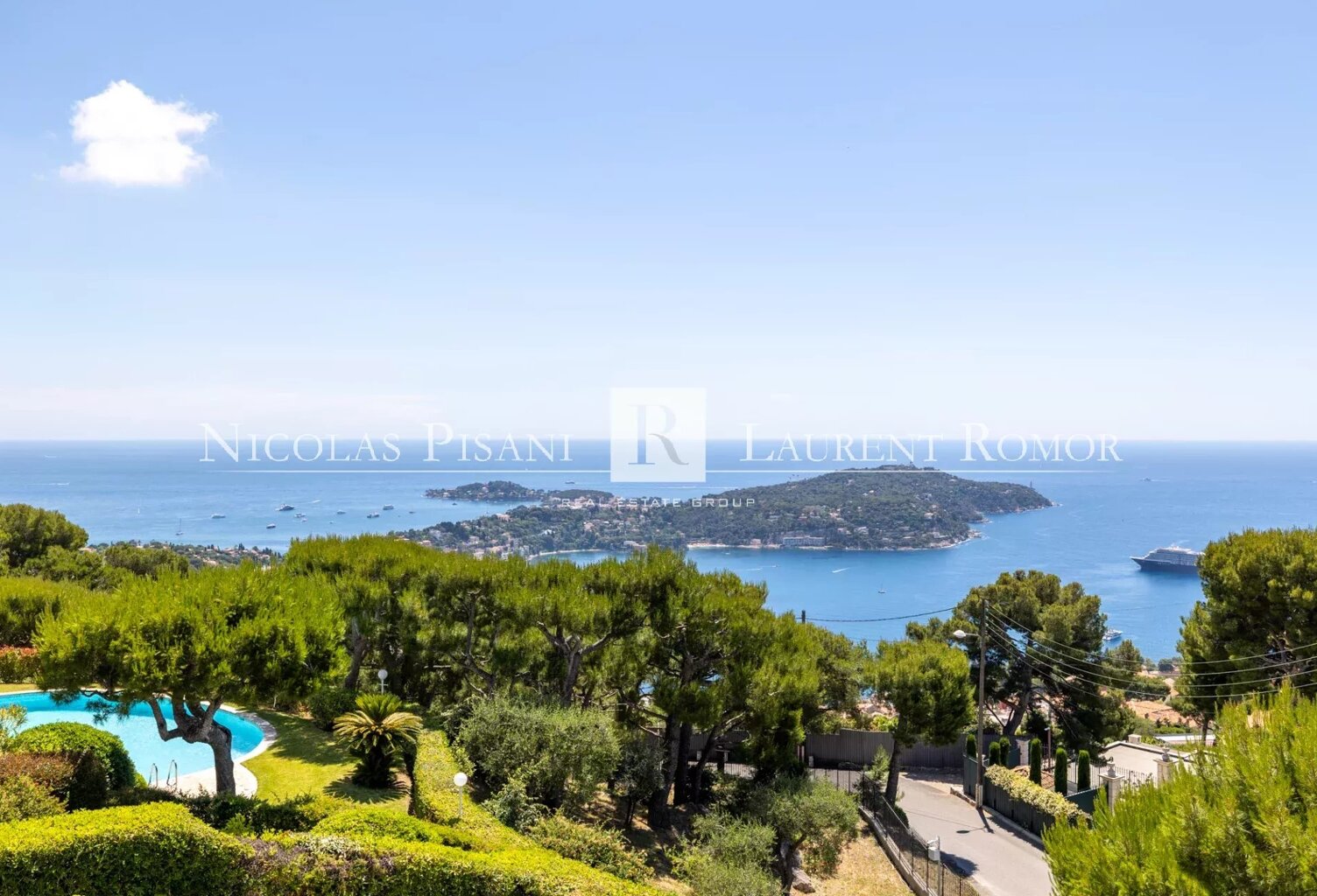 APPARTEMENT VUE MER TERRASSE PISCINE — photo 1