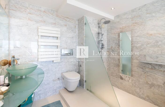 APPARTEMENT VUE MER TERRASSE PISCINE — photo 4