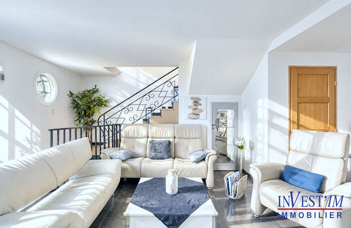 Maison Saint Genis Laval 6 pièce(s) 181 m2 — photo 2
