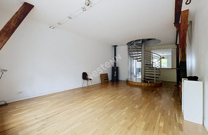 NANTES Jardin Des Plantes, Triplex avec 4 chambres, terrasse, place de parking et cave — photo 2