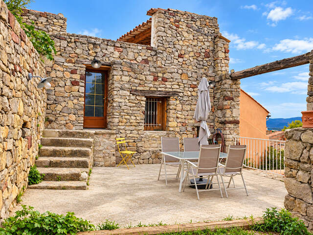 LE LUC - Maison de village de117m² divisée en 2 appartements rénovés — photo du bien