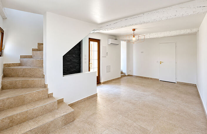 LE LUC - Maison de village de117m² divisée en 2 appartements rénovés — photo 3