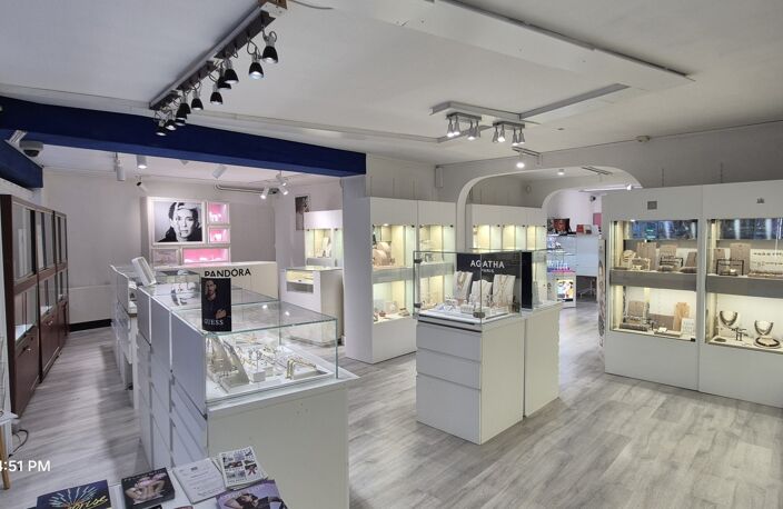 Vente Boutique/Local commercial 90 m&sup2; — photo 2