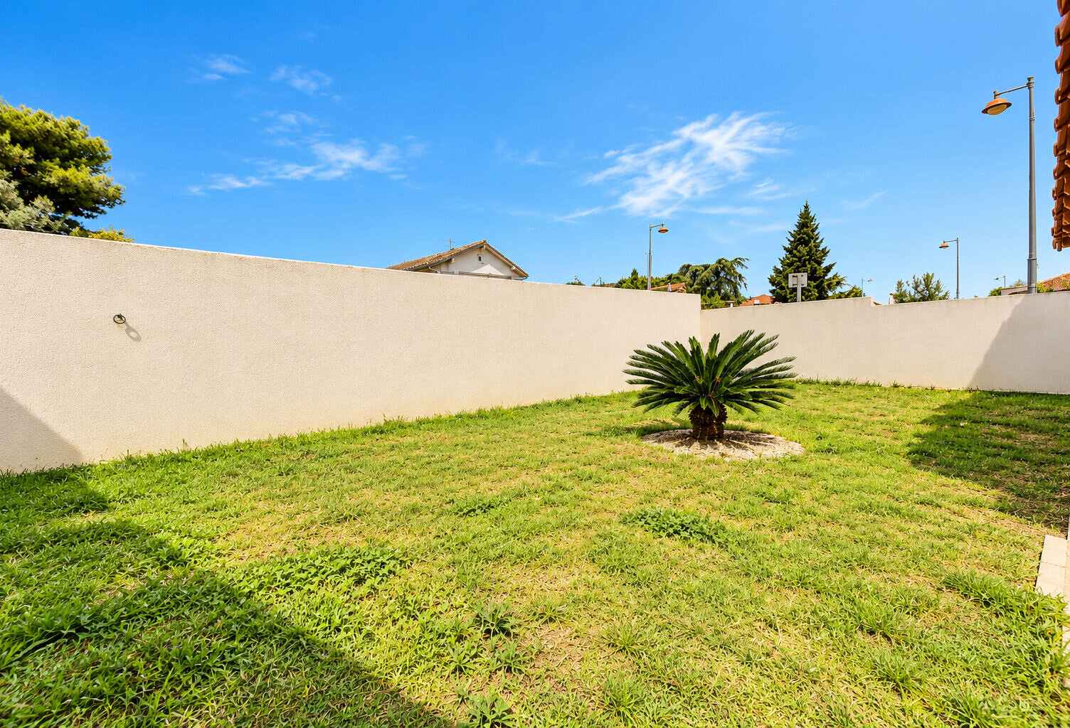 Maison plain-pied de type 3 avec terrasse et grand jardin à vendre à Saint Victoret — photo 1