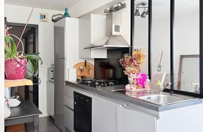Opportunité T3 de 65m2 aux Chartrons — photo 3