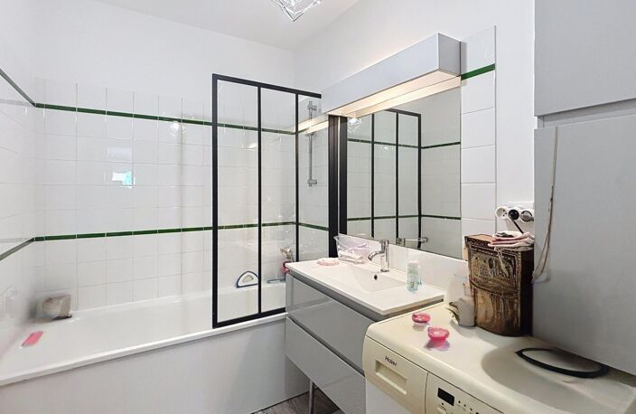 Opportunité T3 de 65m2 aux Chartrons — photo 5