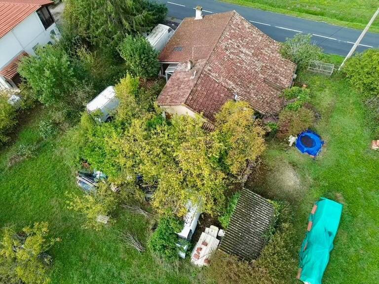 Maison en pierre de 70 m² à rénover — photo 1